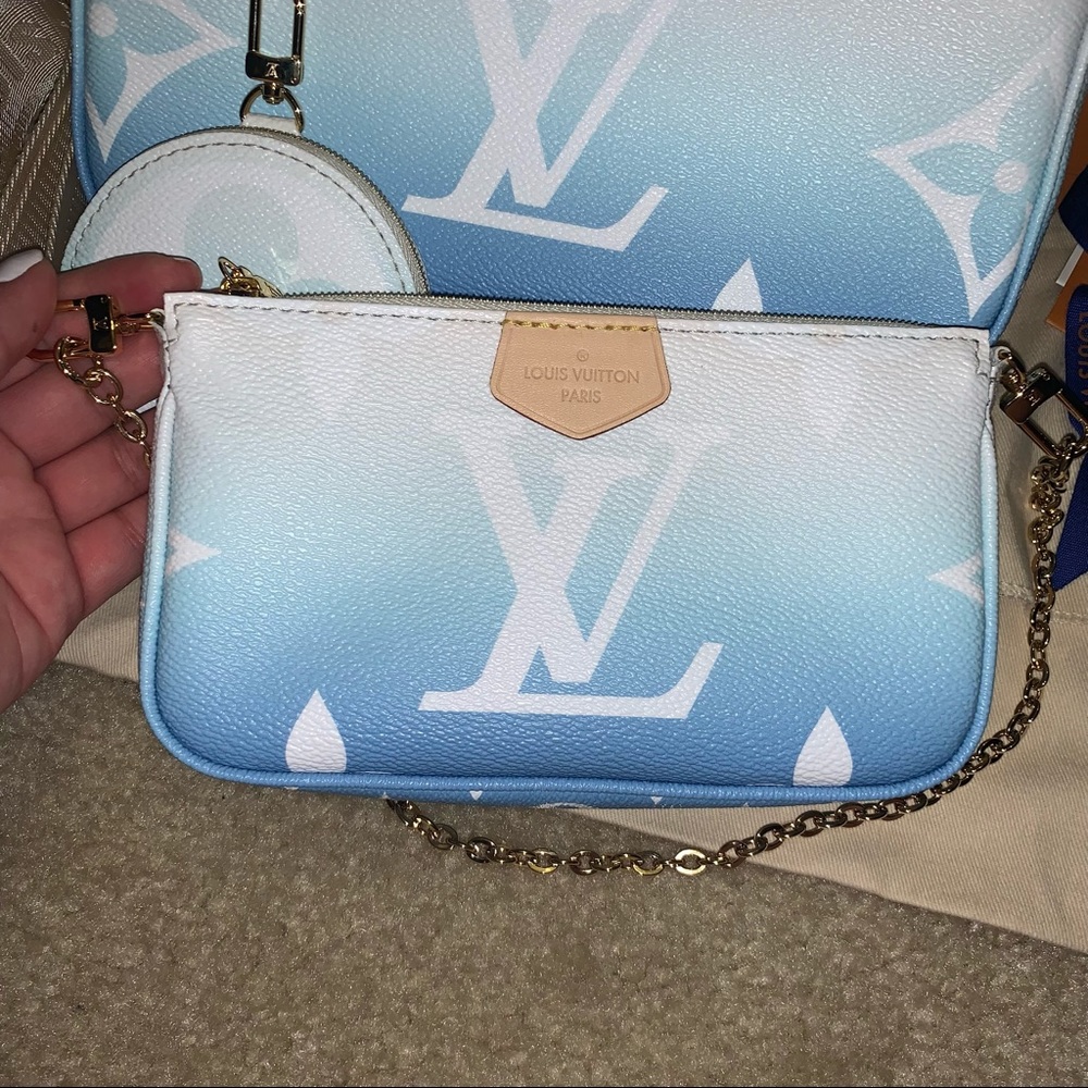 Lv Multiple Pochette By The Pool - image 2